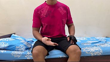 Ibu Tiri Bantu Anak Tiri Yang Luka Buat Mandi, Malah Godain Dia. Akhirnya Berujung Nge***tot, Sebelum Digenjot Keras.