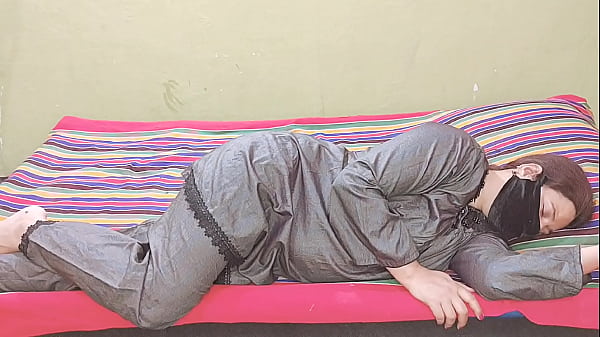 Bhabhi Pakistan Digebug Kenceng Cepet Gaya Doggy, Suara Desi Hindi Bikin Panas