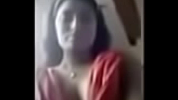Cewek India Pamer Tetek Gede Banget