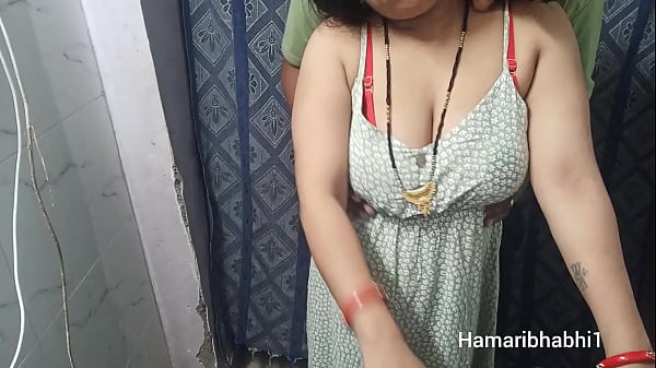 Desi Bhabhi Montok Seksi, Goyangannya Bikin Makin Pengen.