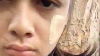 Binalin Gf Ku Di Luar Sambil Pamer Bulu Becek Di Selangkangan