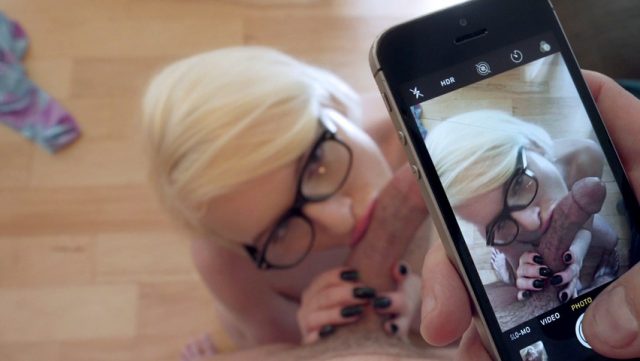 Blonde Berkacamata Digebukin Habis-habisan Sama Amatir Beneran