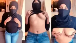 Jilbab Hitamnya Nyempil, Pamer Toket Bikin Ngiler.