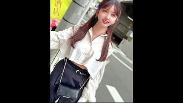 Goyangin Majalah, Setengah Filipina Setengah Jepang, 18 Tahun, Siap Bikin Lo Tegang.