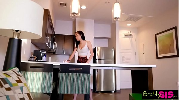 Gak Kuat Tahan, Kakak Tiri Nakal Malah Minta Lagi Pas Adiknya Udah Masukin, S9:e4.