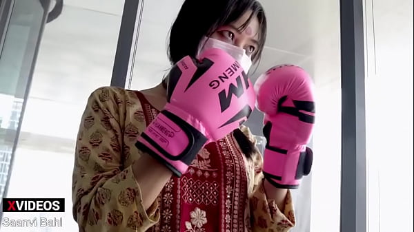 Desi Cewek Ufc, Pukulannya Bikin Basah, Jago Banget Kayak Bintang Bokep.