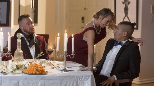 Bintang Porno Brett Rossi: Setelah Sepuluh Tahun Menunggu Kesempatan Besar, Aktor Xander Nggak Percaya Nasib Baiknya Diundang Makan Malam Di Rumah Pembuat Bintang Bejat Bernard. Begitu Sampai, Udah Jelas Ini Bukan Makan Malam Biasa—langsung Panas Dan Penuh Nafsu.