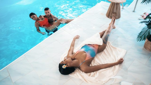 Ngentot Bareng Cewek Italia, Basah & Panas, Threesome Ngeseks!