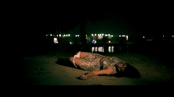 Bintang Film India, Paha Mulus, Goyang Bikin Mabok Kepayang.